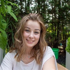 Meet your Posher, Maeve